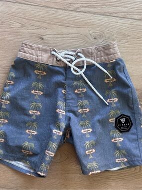 VISSLA Board Shorts Boys Blue Palm-Print Shorts Tan Waistband Elastic back
